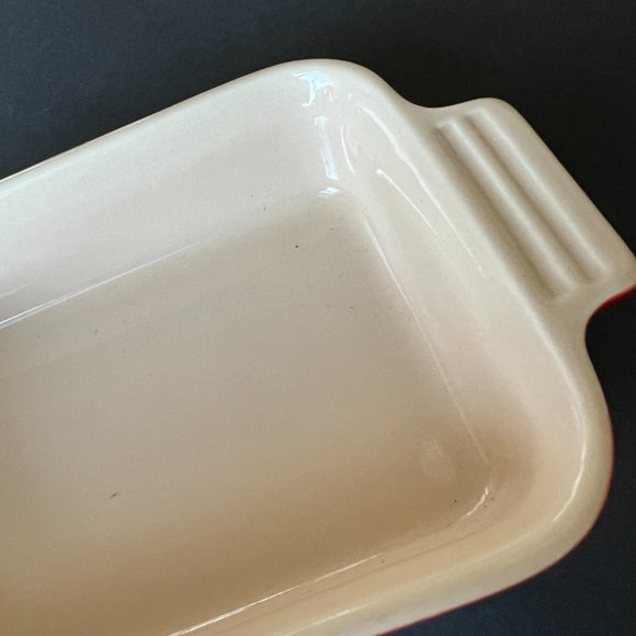 LE CREUSET Small Rectangular Baking Dish in Popular Cerise Color - Picture 7 of 7